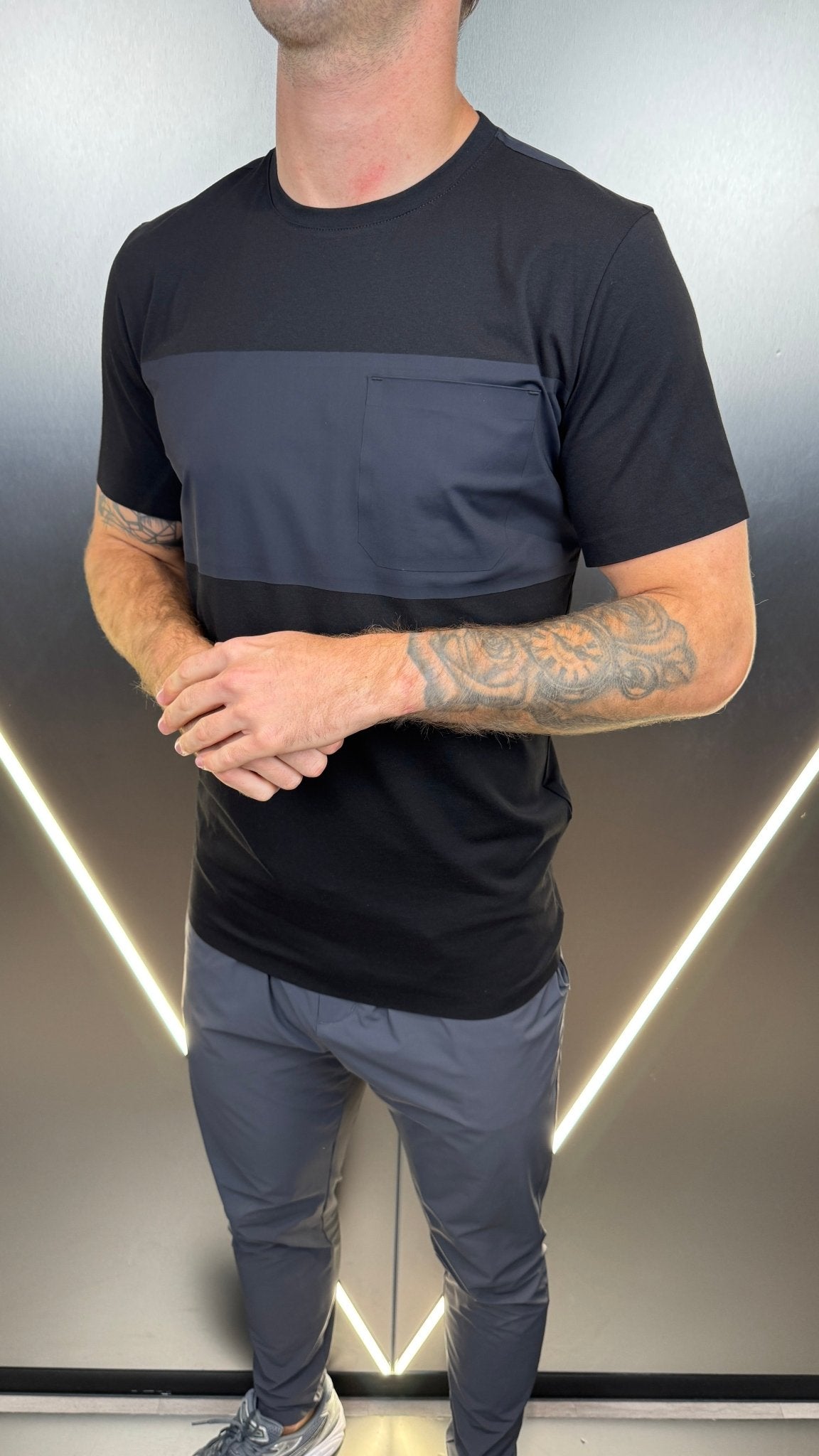 Luxury Vertex Panel T-Shirt - Black - Vincentius