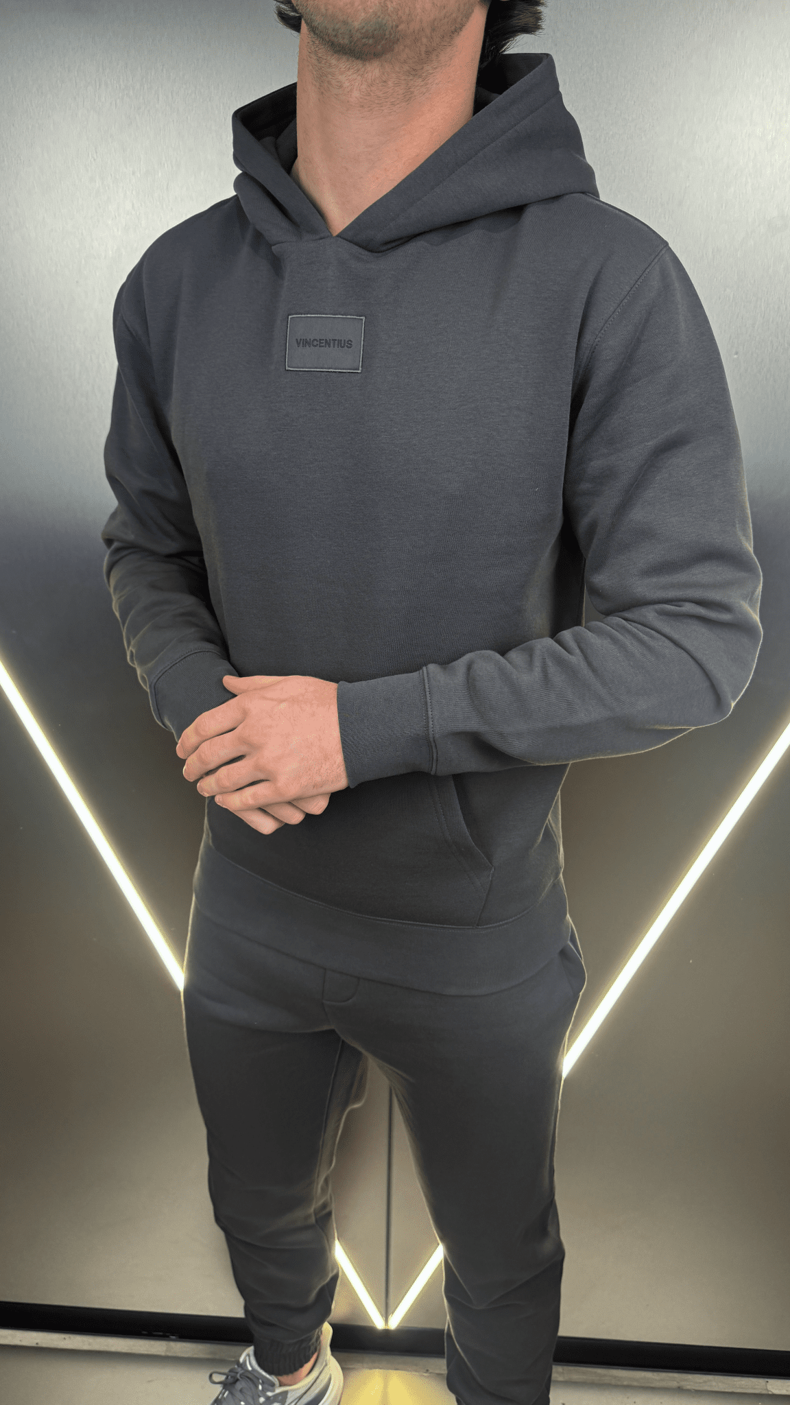 Tonal Badge Every Day Tracksuit - Charcoal - Vincentius