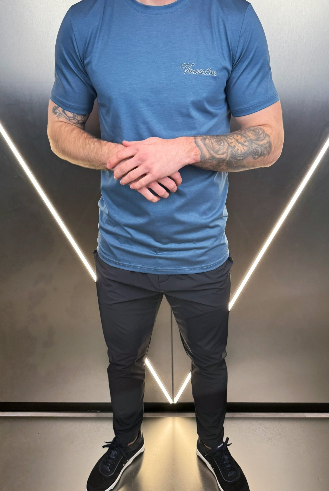 Vincentius Script Logo T-Shirt - Airforce - Vincentius