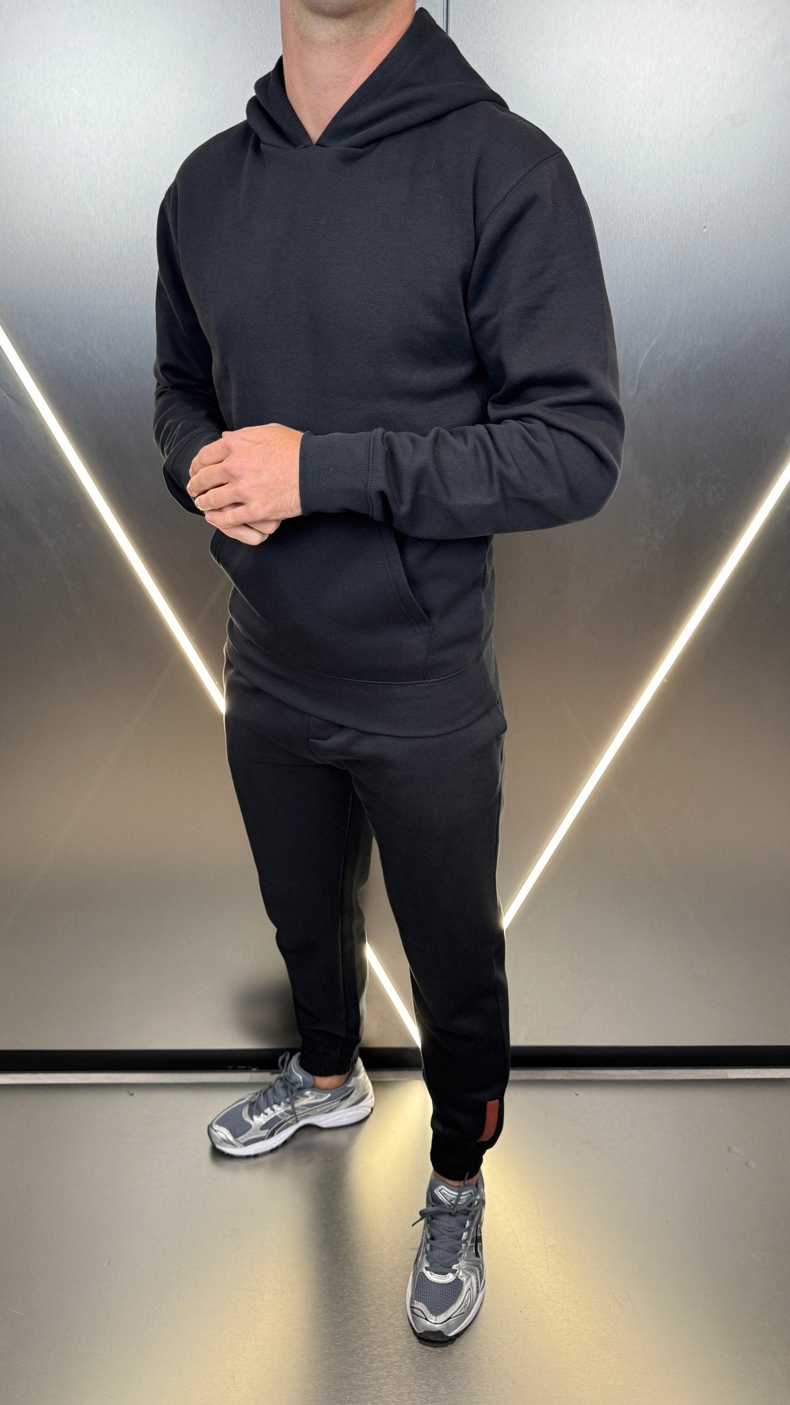 Silicone Badge Every Day Tracksuit - Black/Red - Vincentius